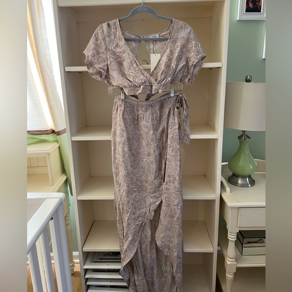 Tobi matching set, paisley pattern, size US M, never worn.
